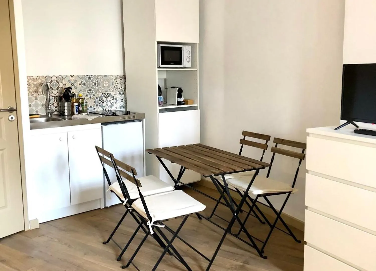 Logement Neuf, Tout Confort, Au Coeur Du Village Saint Didier  Saint Didier (Vaucluse)